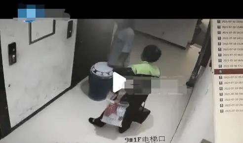 河南1業(yè)主23萬手鐲被保潔撿走索要2萬？家政服務(wù)規(guī)范化重在眼前！